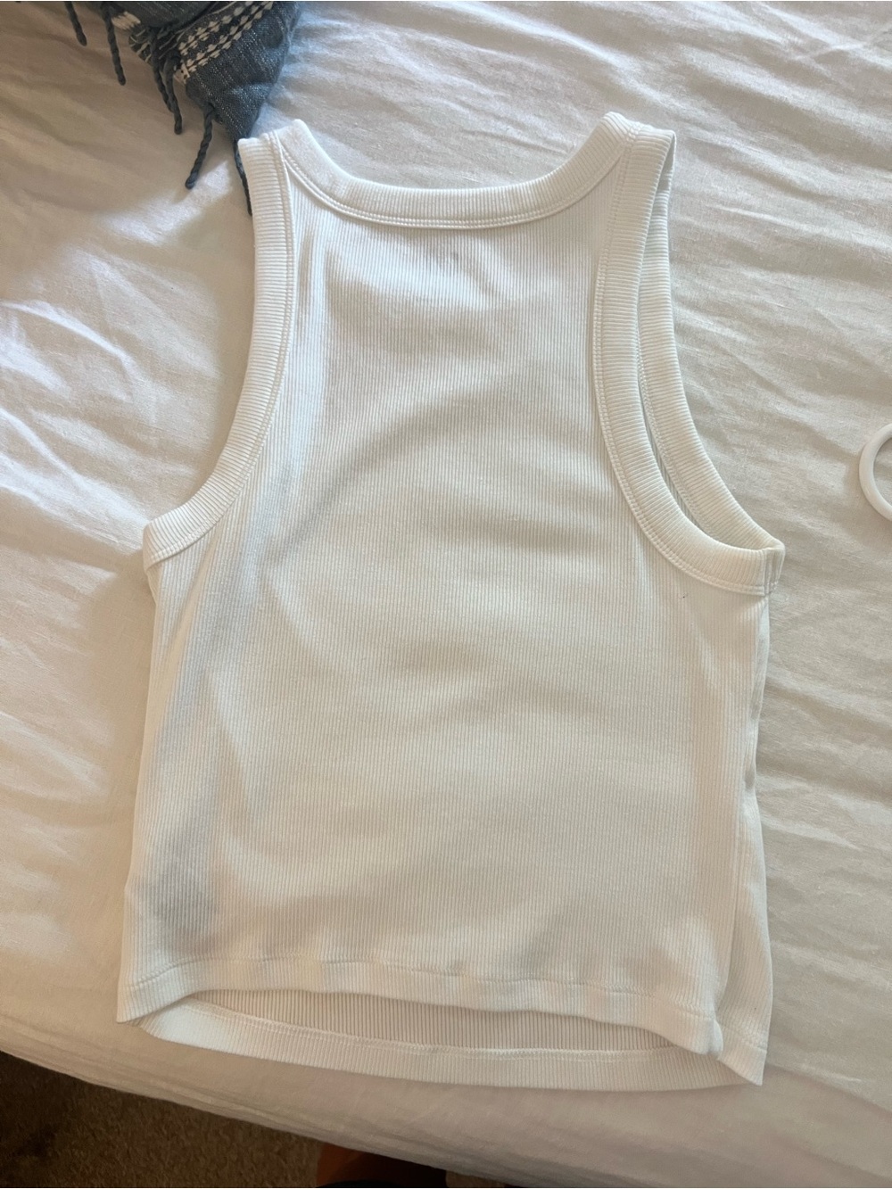 GAP Ribbed Modern Tank - Picture 3 of 3